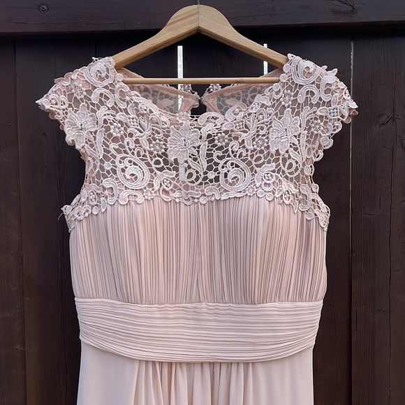 Formal Dress Perfect for Wedding, Shower or NYE!!! - Picture 6 of 11